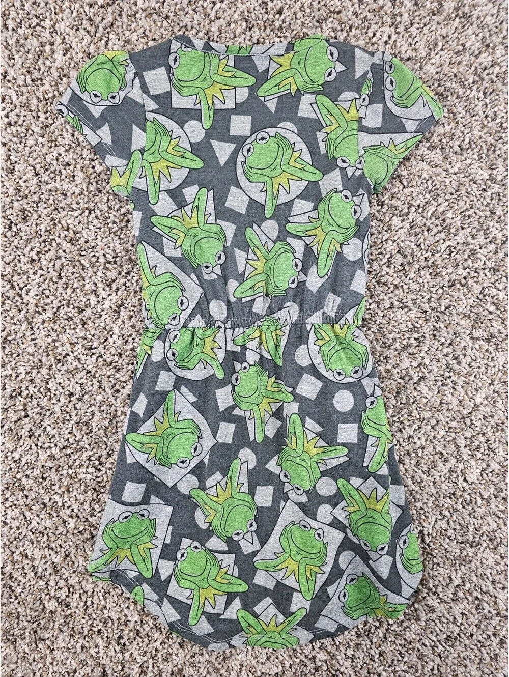 LuLaRoe dress featuring a Kermit the Frog pattern Girls Sz 4
